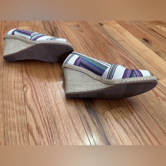 TOMS Village Espadrille Wedged Peep Toe Heels/Wedge Sandals - Picture 2 of 4